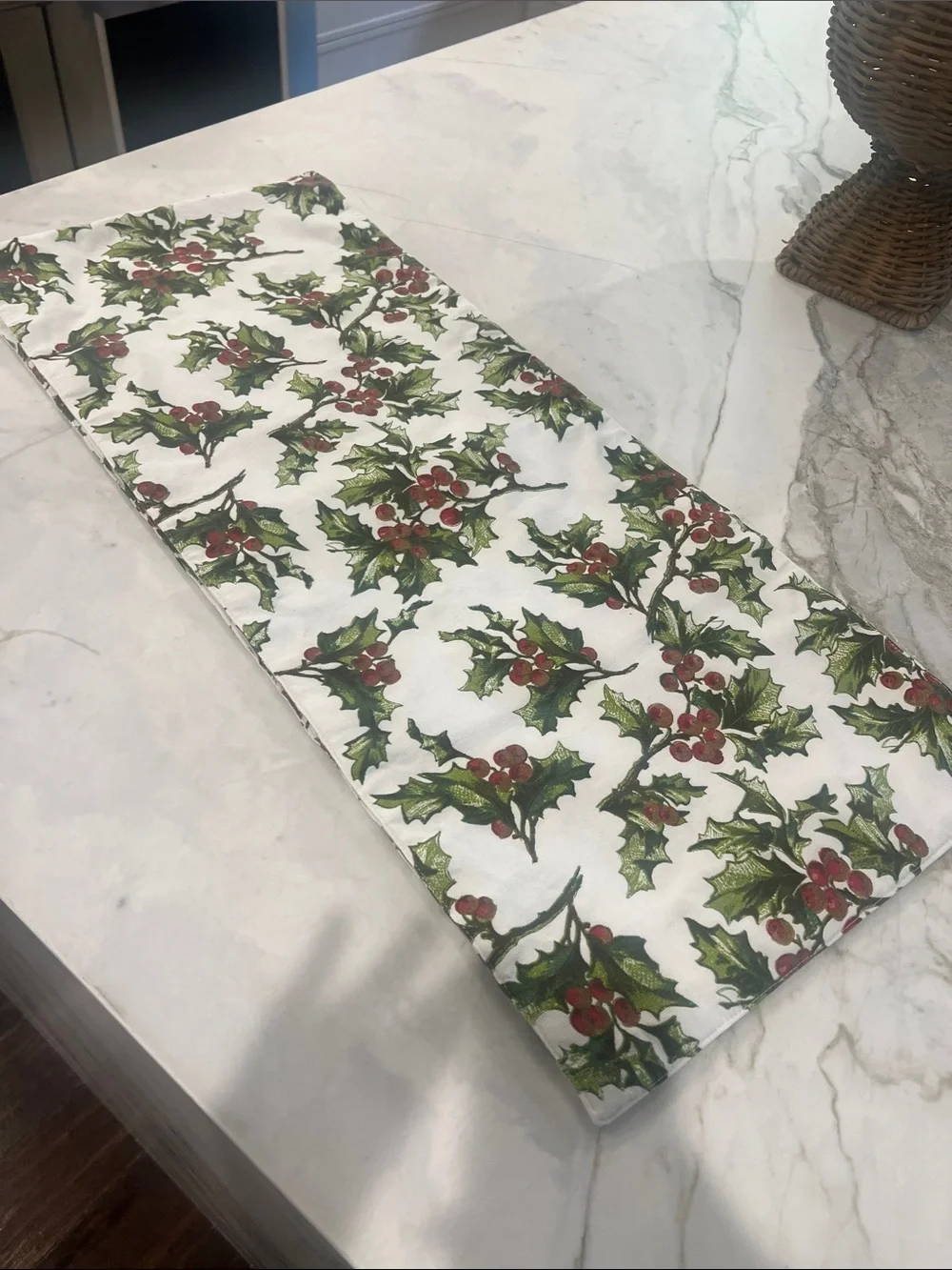 Nicole Miller Home Christmas Holly Berry Table Runner
